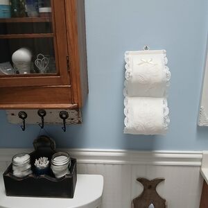 Belgium Linen and Lace Toilet Paper Holder